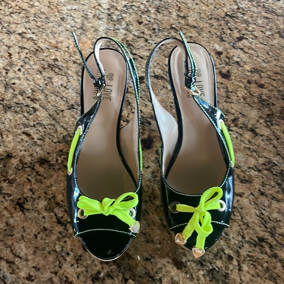 37 IT Moschino platform heeled sandal. Black Patent leather and neon green lace - Picture 2 of 7